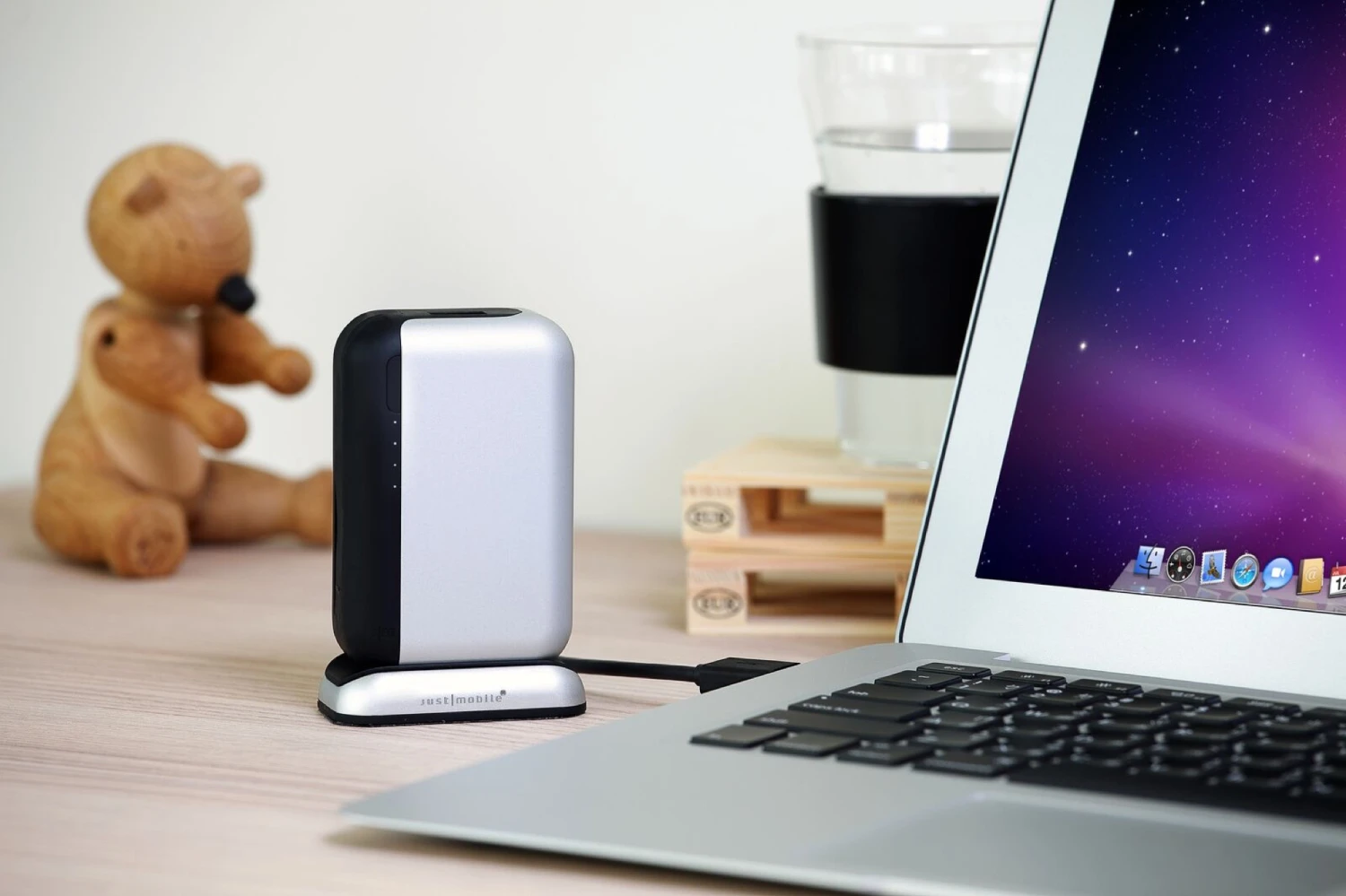 Just Mobile TopGum batterie 6'000 mAh avec station de charge