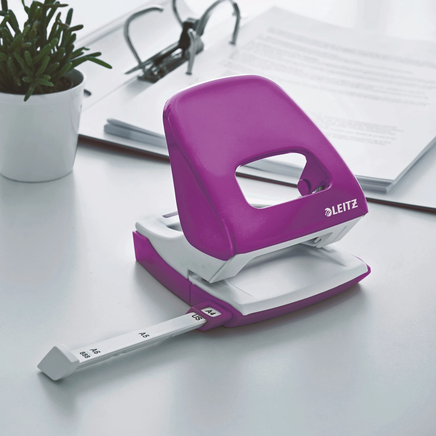 LEITZ Perforateur 5008-10 NewNeXXt WOW