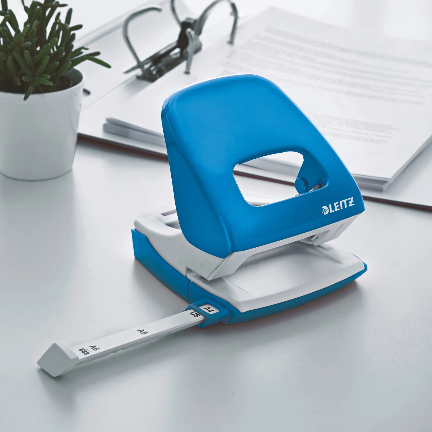 LEITZ Perforateur 5008-20 NewNeXXt WOW