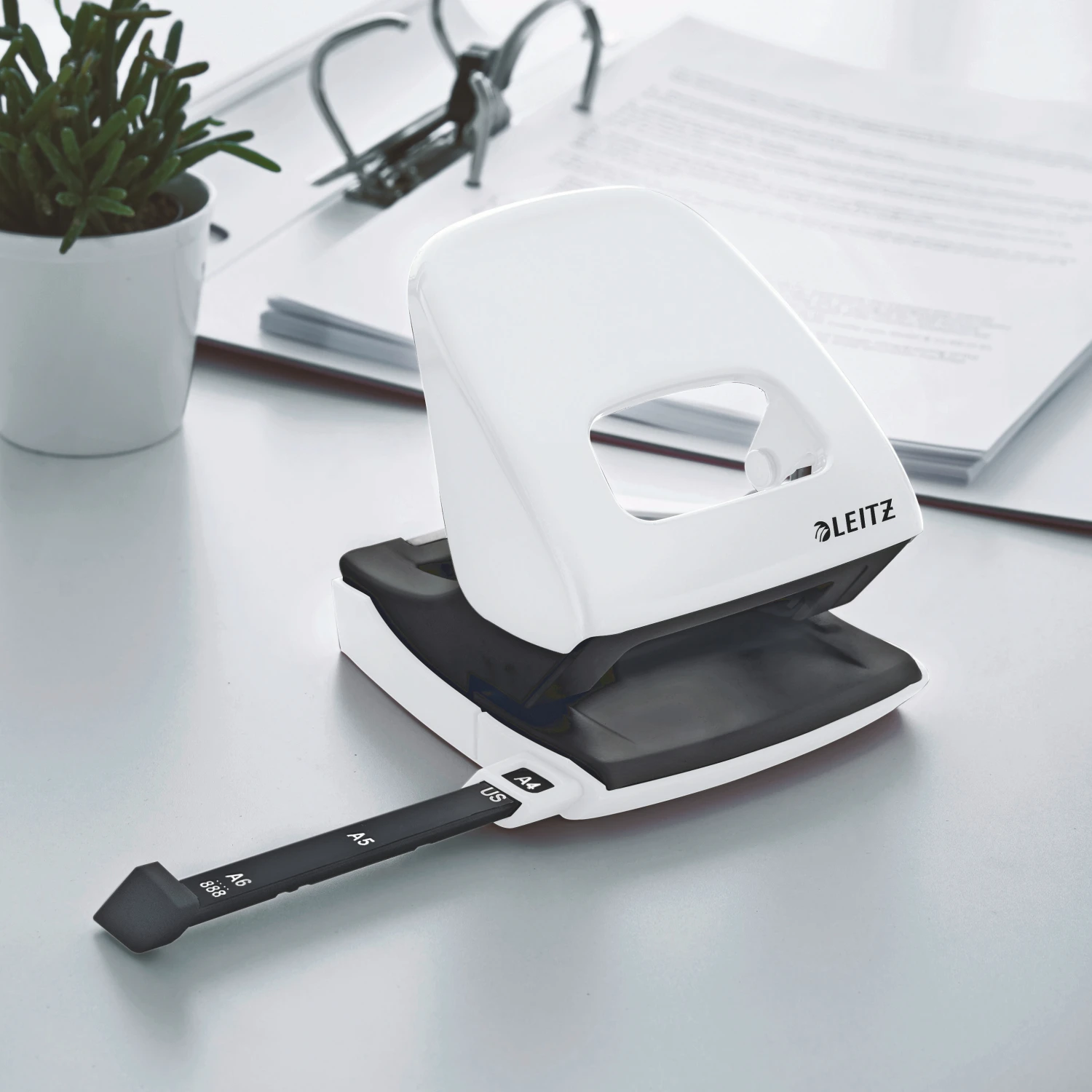 LEITZ Perforateur métal 2.5mm
