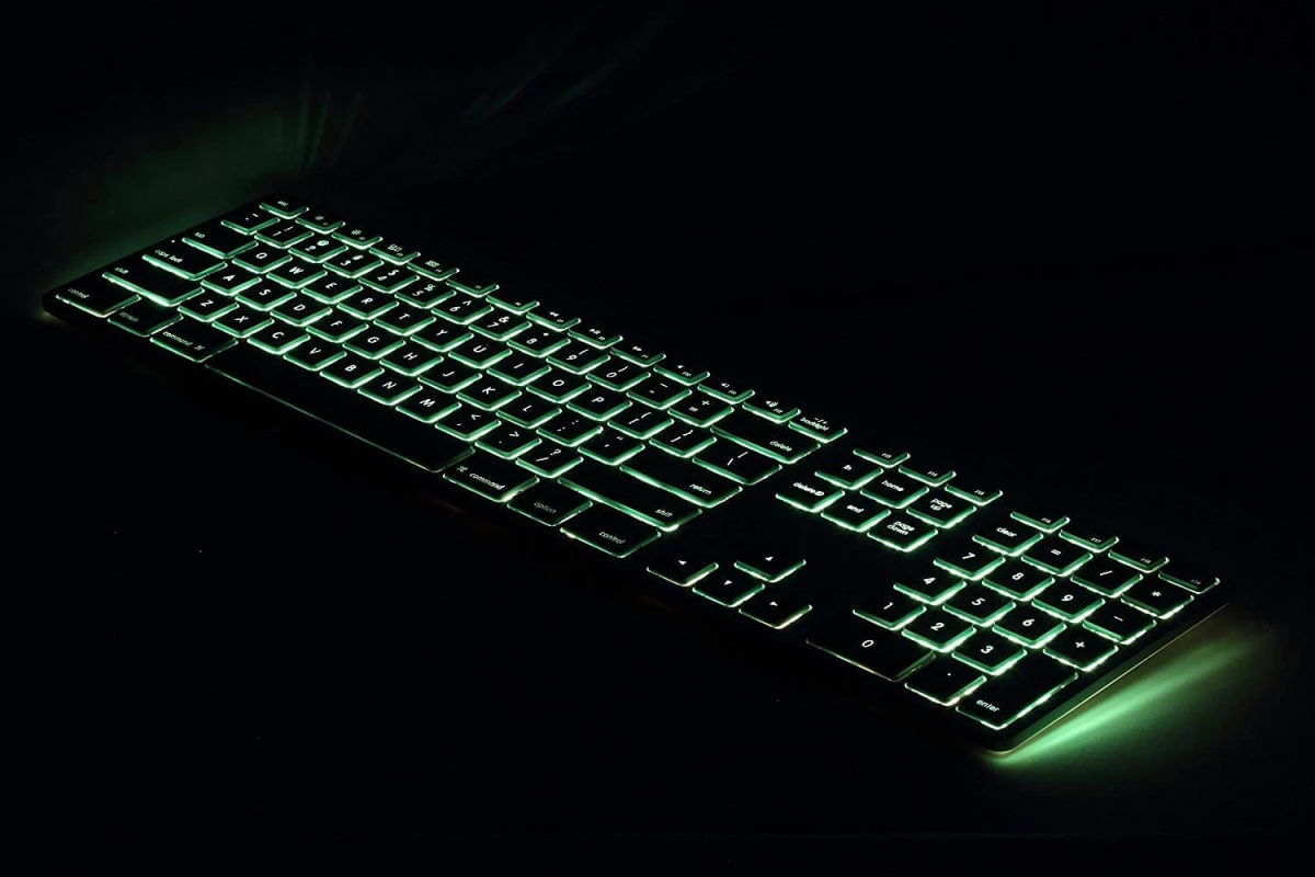 Matias Erweiterte USB-Tastatur für Mac OS mit RGB Backlit