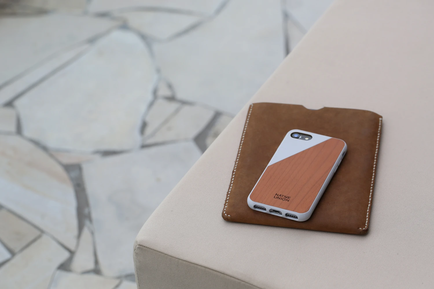 Native Union Clic Wooden V2 Hardcase iPhone SE / 7 / 8