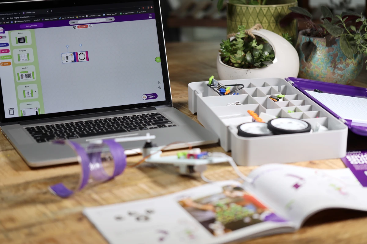 Sphero littleBits STEAM+ Kit