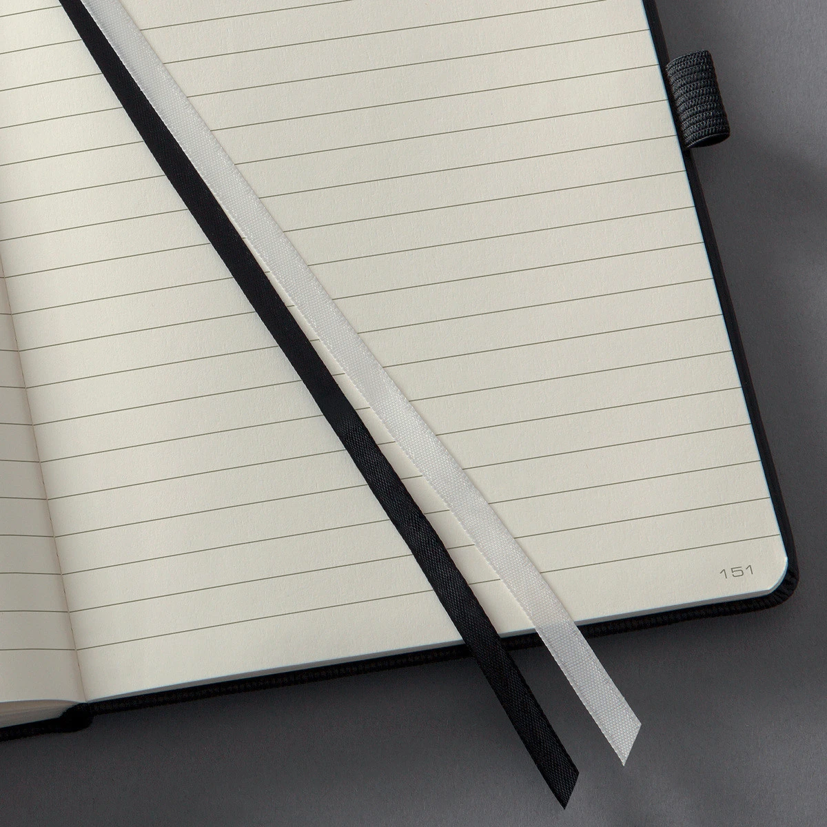 CONCEPTUM Notizbuch A4 80g/m2, liniert - 194 Seiten