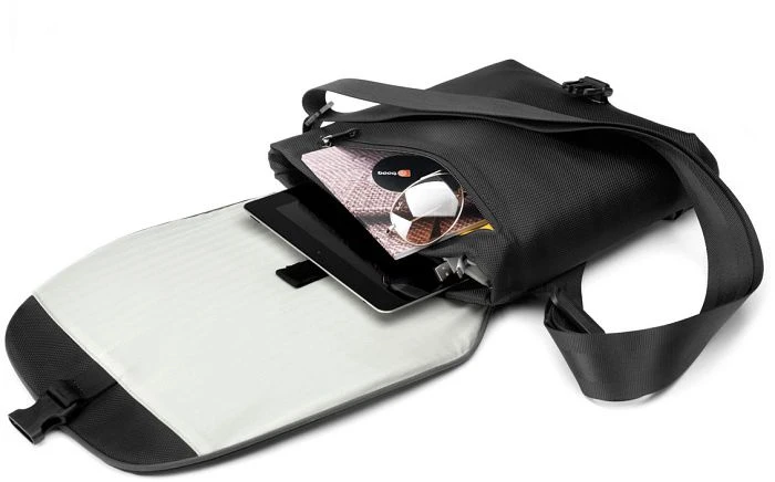 booq Boa Sac Messenger pour iPad 1-4/Air/Air 2