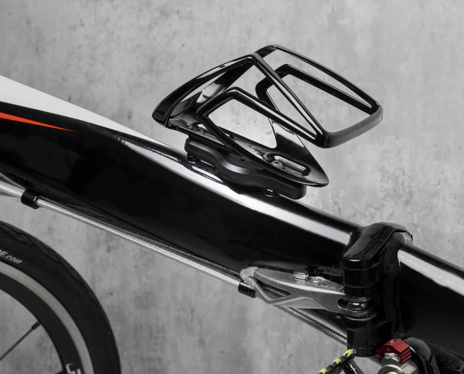 LAUT BIKE TAG Bottle AirTag Mount